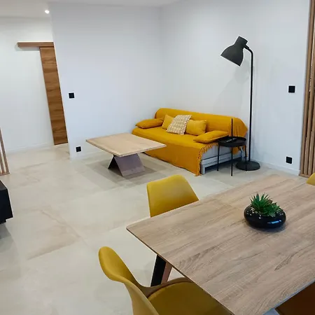 Apartmán T3 Proche Arenes - Parking Gratuit Nîmes